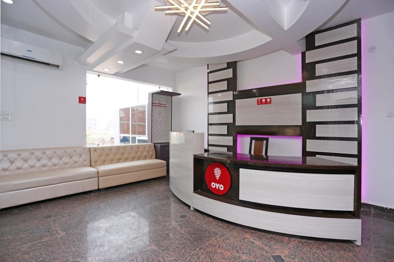 Capital O 10060 Hotel The Leaf Lucknow Exterior photo