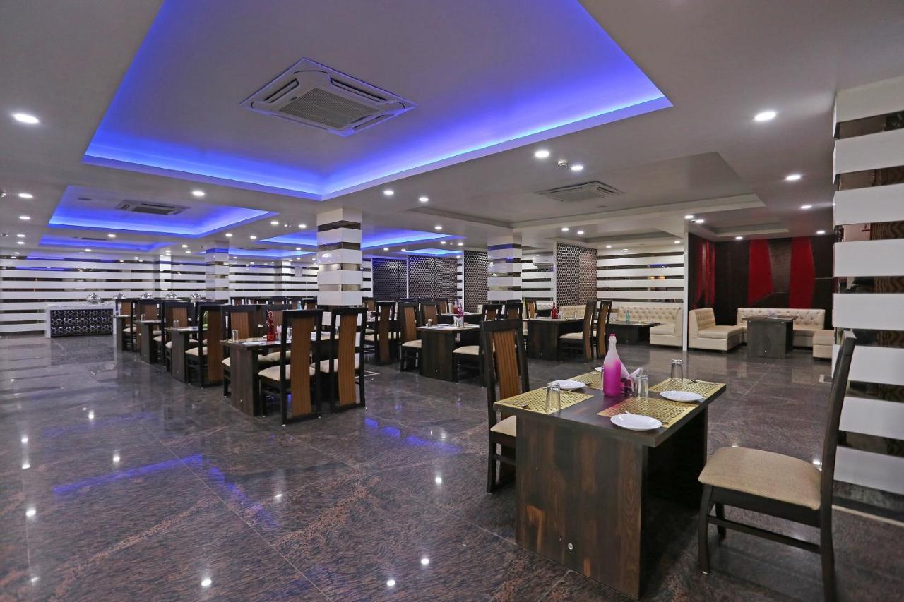 Capital O 10060 Hotel The Leaf Lucknow Exterior photo