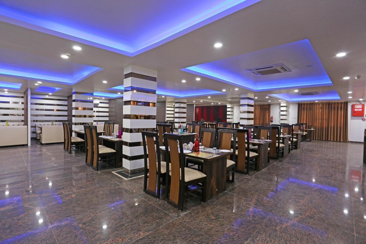 Capital O 10060 Hotel The Leaf Lucknow Exterior photo